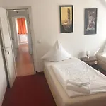 Hotel Zimmervermietung Manfred Marx *